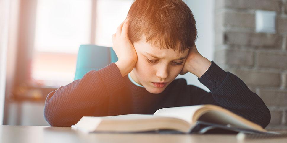 Vitamine e compiti a casa: consigli per bambini che fanno fatica a concentrarsi.